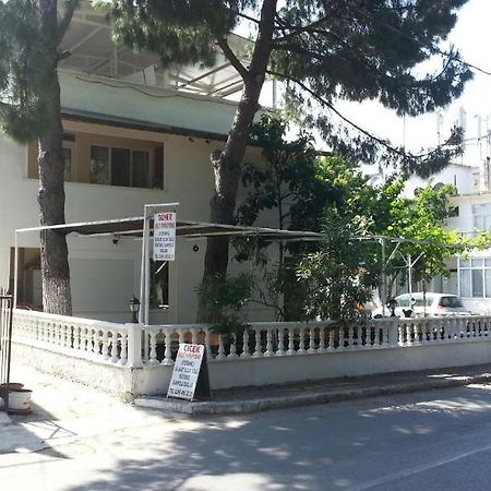 Cicek Aile Pansiyonu Burhaniye Bagian luar foto